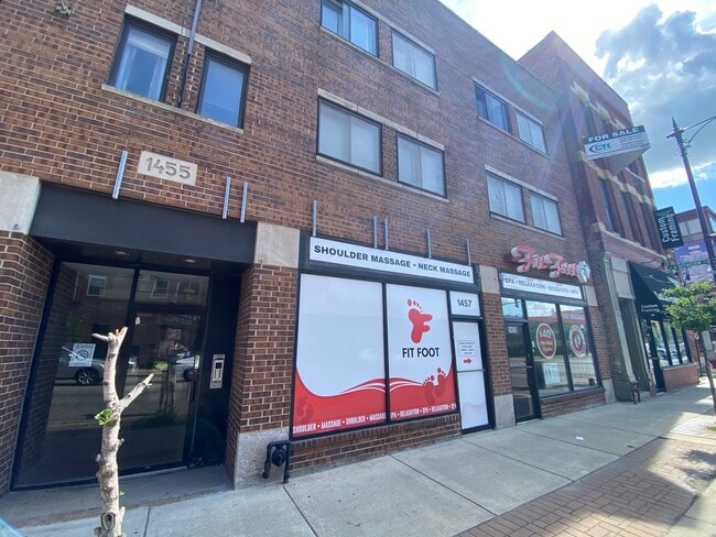 Photo - 1455 W Fullerton Ave Apartment Unit 203