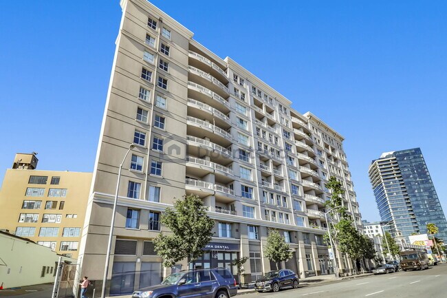 Photo - 140 S Van Ness Ave Unidad 946