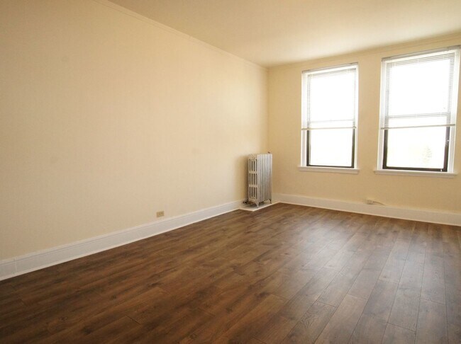 Photo - 3335 W Diversey Ave Unit 115