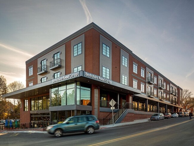 Front of PHS - 34 Bridge St Unit 200