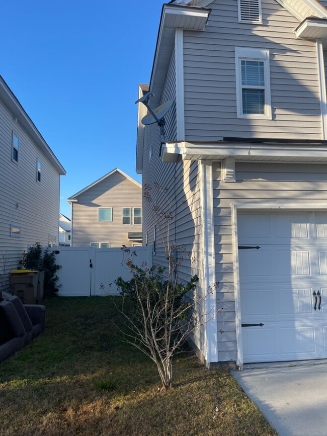 Photo - 105 Summer Hill Way