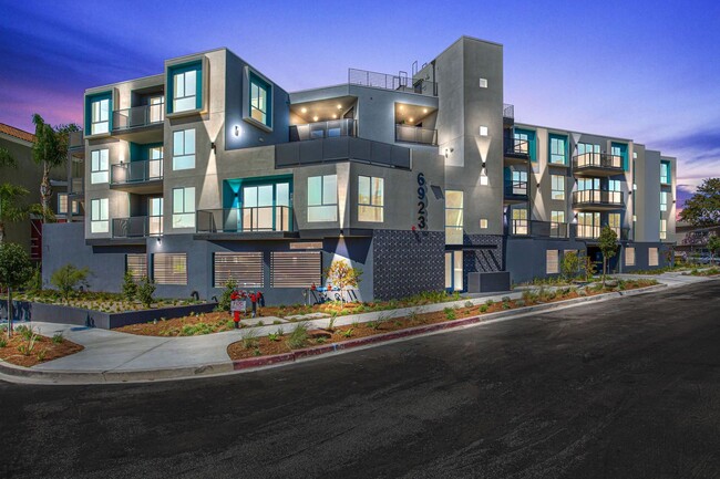 Building Photo - 6923 Kittyhawk Ave Unit 301 Rental