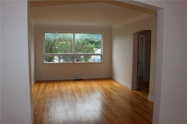 Salon - 1810 Haig Dr