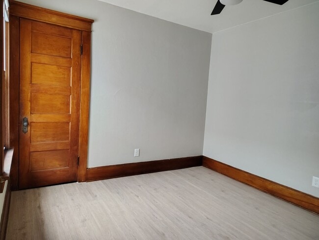 Photo - 3365-3367 N Oakland Ave Unit 3367
