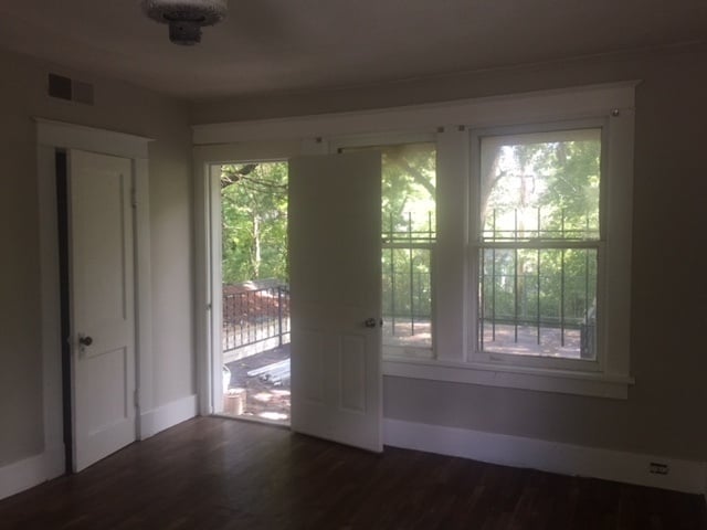 Photo - 1 Bedroom, 1 Bathroom Near UOM and Echles St