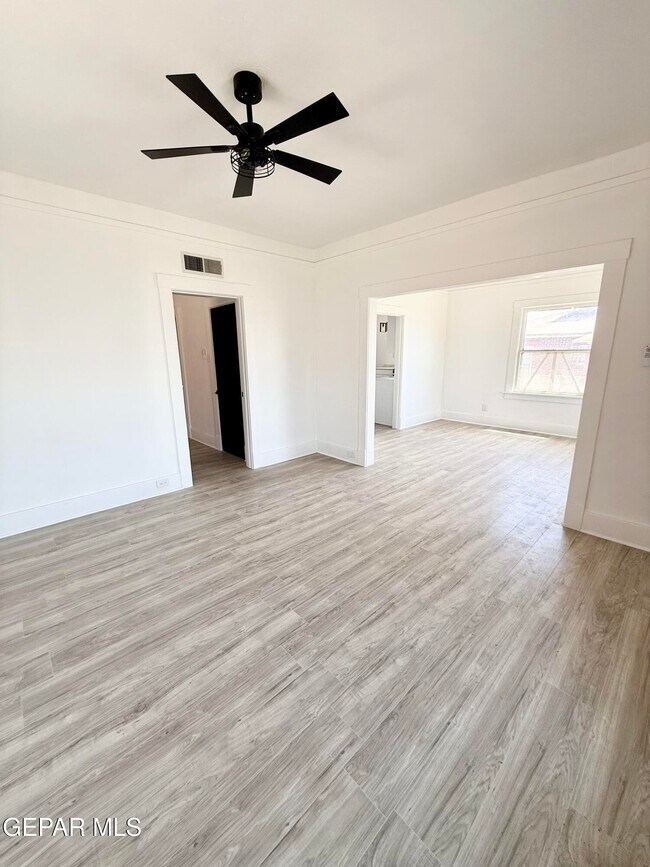 Photo - 3203 Frankfort Ave