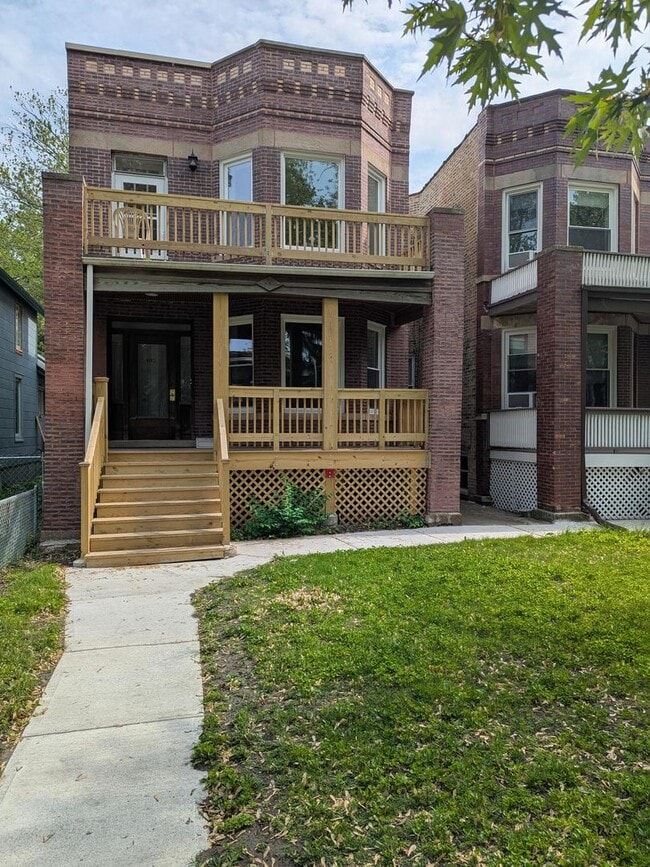 Photo - 1821 W Greenleaf Ave Apartment Unit 2