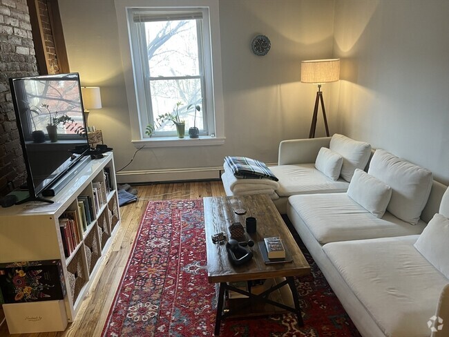 Building Photo - 76 Fairmont St Unit 2 Rental