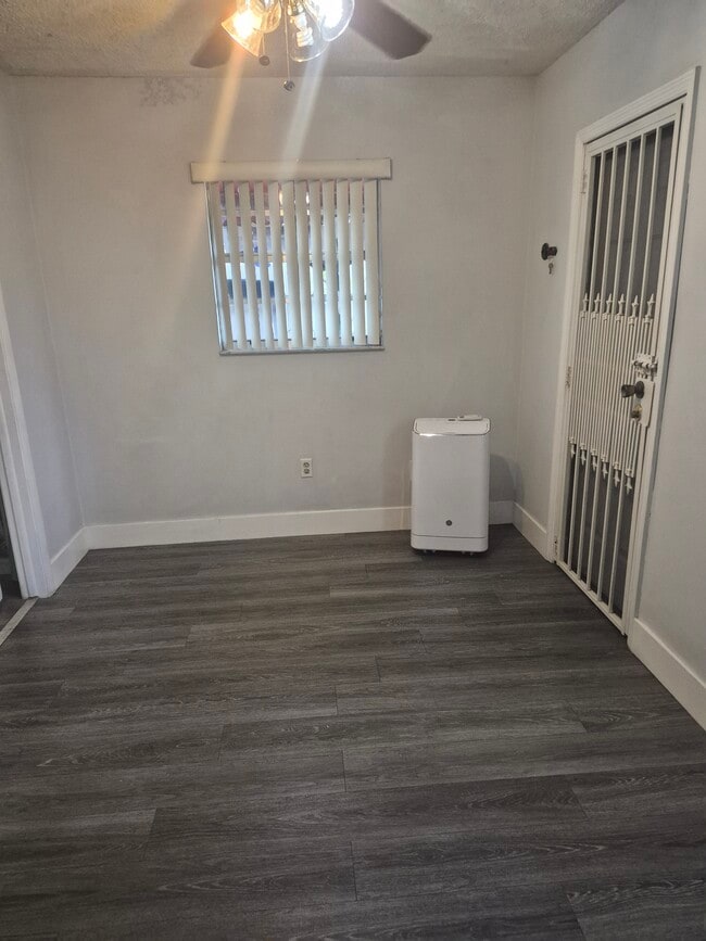 Photo - 791 E 43rd St