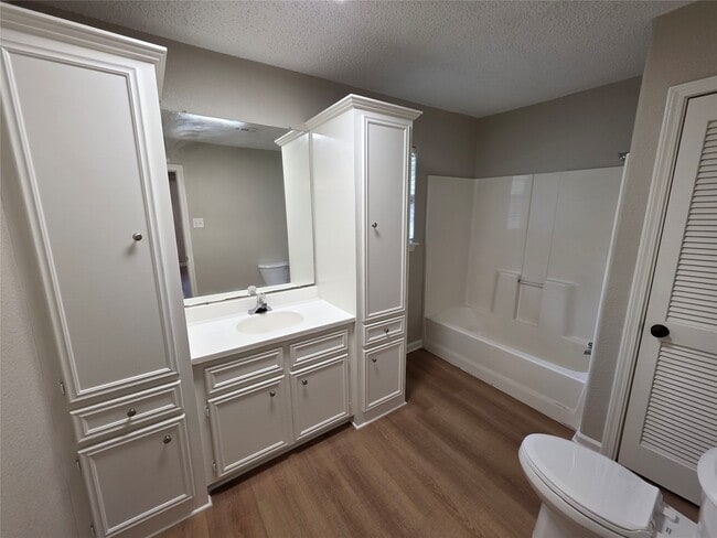 Photo - 18891 Ferne Dr