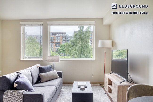 Photo - 301 Minor Ave N Unidad FL4-ID389