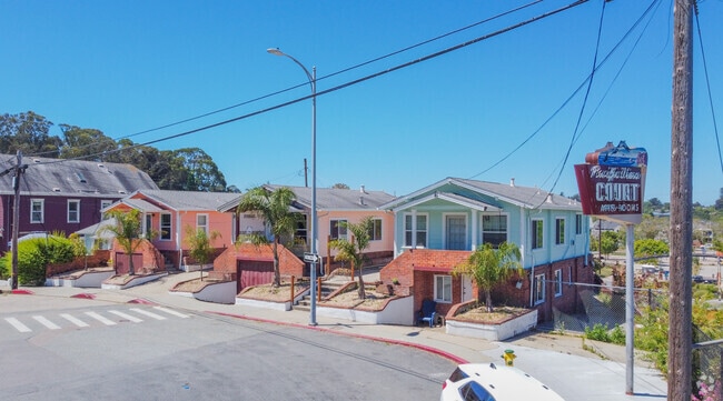 Pacific View Courts - Pacific View Courts
