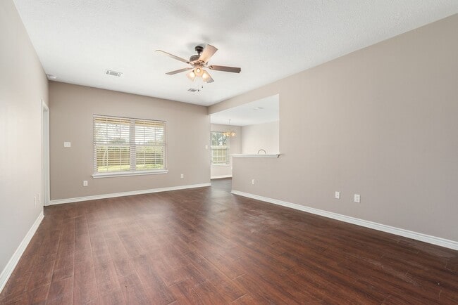 Photo - Newly Renovated 3 bed, 2 bath home on cul-...