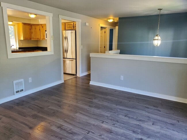 Photo - 3 Bedroom Home With Fenced Yard