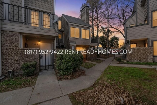 Building Photo - 9801 Walnut St