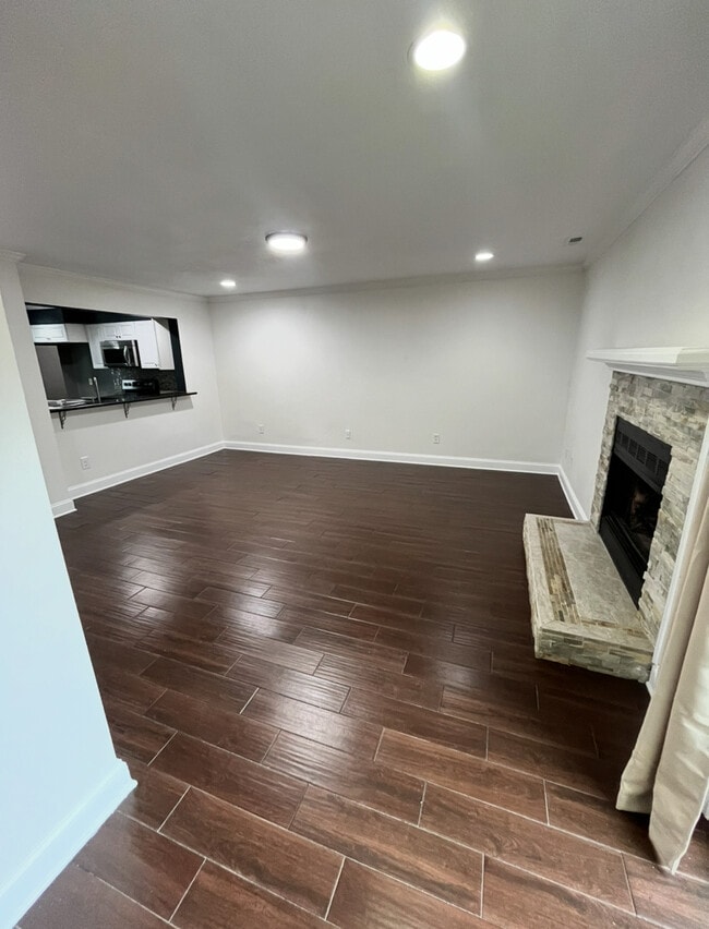 Photo - 1528 Jameson Dr