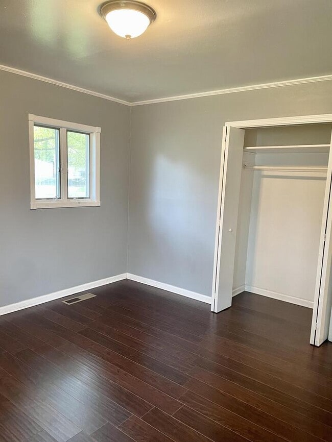 Photo - 420 Indianwood Blvd