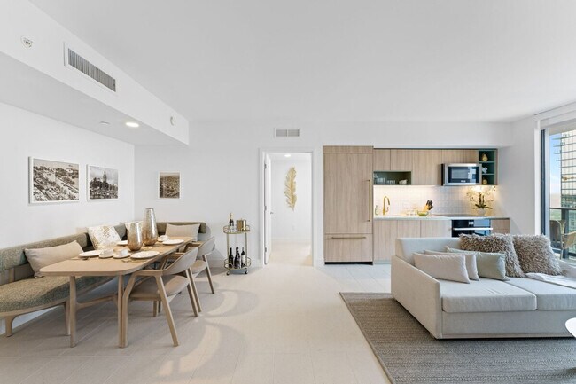 Photo - 125 NE 6th St Unidad SI ID1540472P