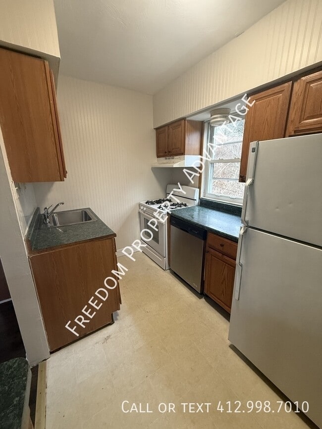 Photo - 1305 Stem St