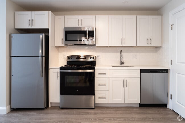 1-A 1BR, 1BA 570sf