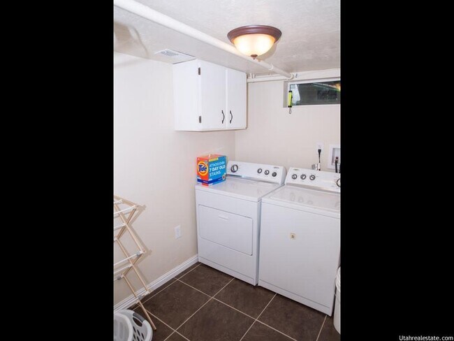 Photo - 355 E 500 S Unidad Basement