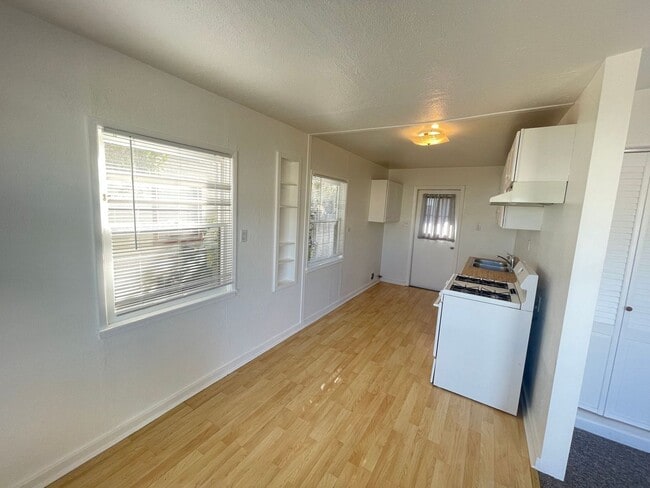 Photo - 1324 Longbranch Ave