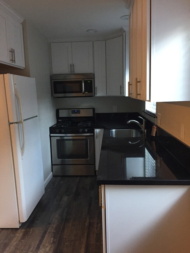 Photo - 8517 Oak Ave