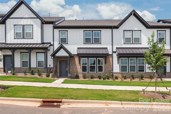 302 Silver Fleet Dr
