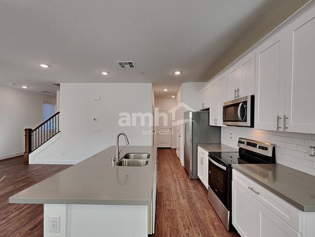 Photo - 3357 Blodwen St