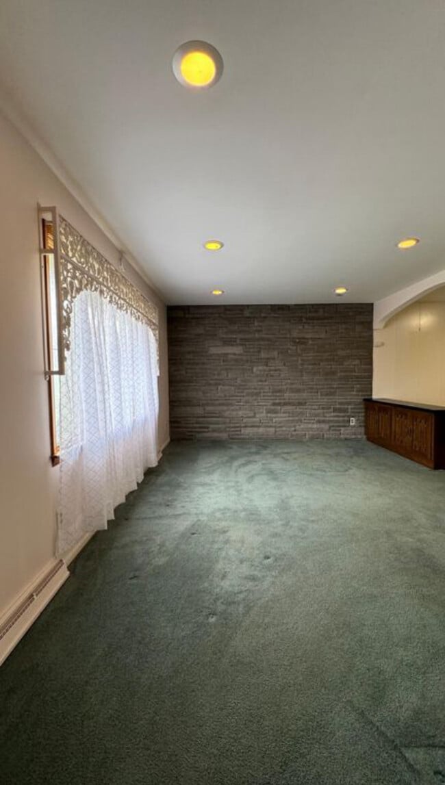 Photo - 913 Arnold Ave