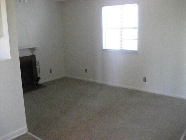 Photo - 2 Bedroom 1 bath duplex in Hermitage