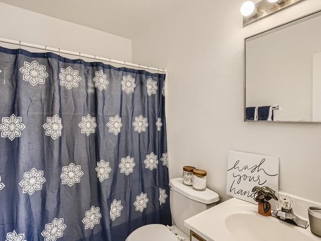 Full Bathroom With Good Lighting