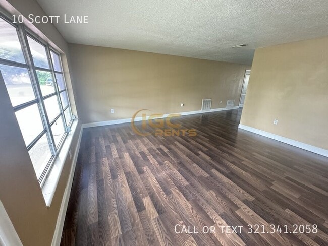 Photo - 10 Scott Ln