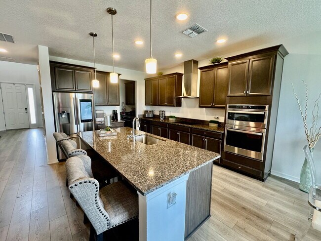 Photo - "Spacious 5-Bedroom Sanctuary with 4 Full ...