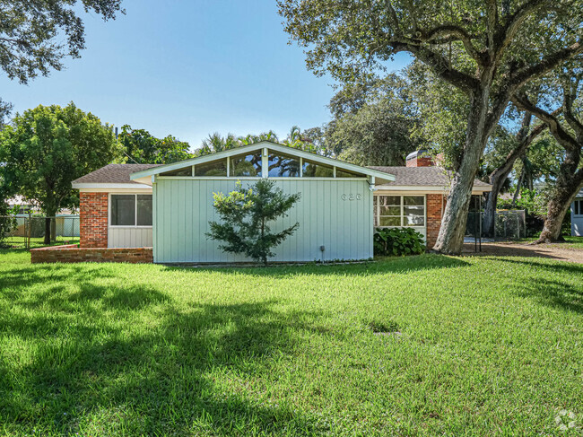 Building Photo - 626 Gardenia Ln Rental