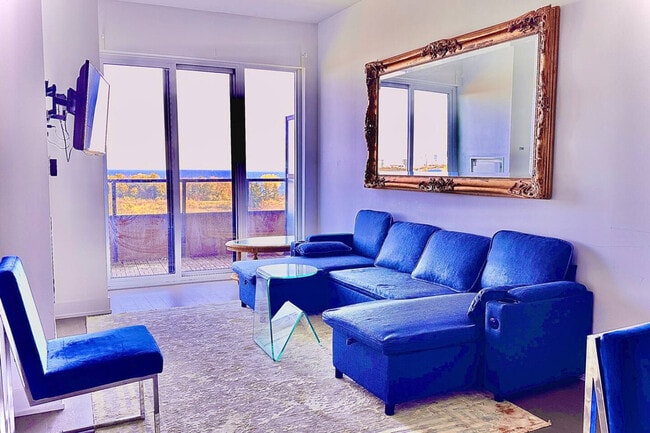 Building Photo - 20 Shore Breeze Dr Unit SI ID1491178P