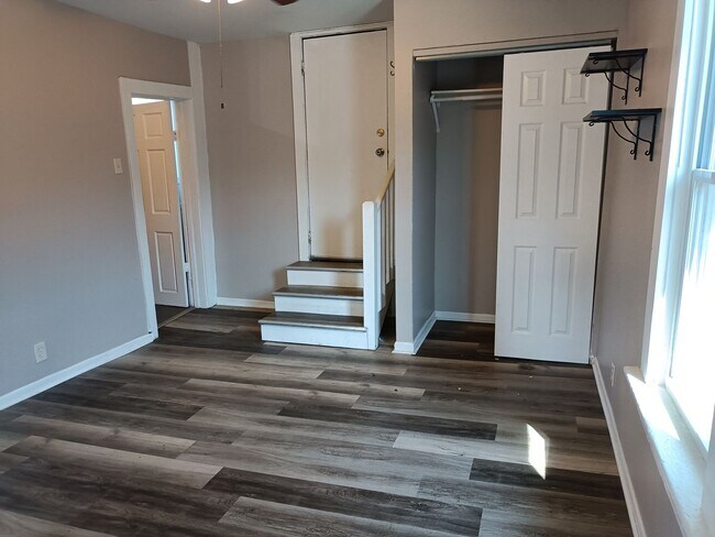 Photo - 352 E Lincoln Ave Unit upper