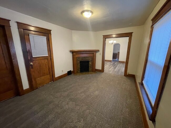 Photo - 753 E 24th St Unit 2nd Floor 2 bedroom