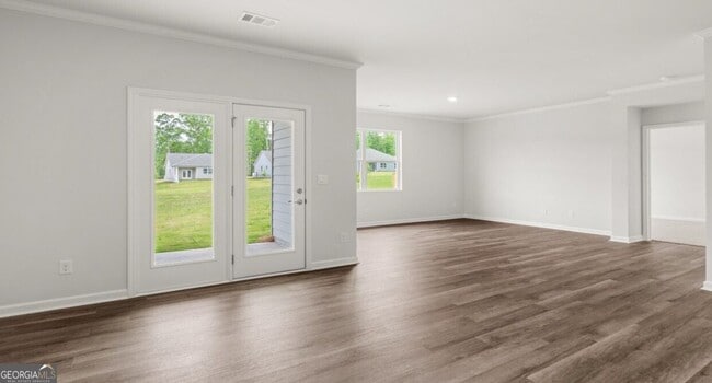 Photo - 110 Babcock Dr NE