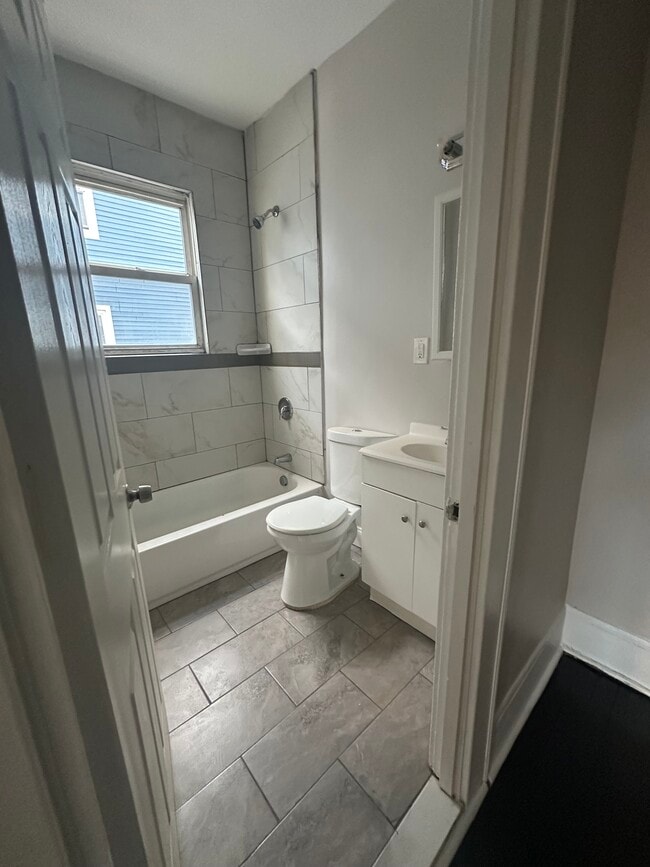 Photo - Union Ave Unit 2R