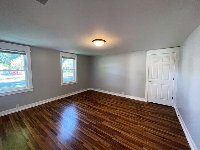 Photo - 212 E Washington St Unit 212 E. Washington Lower