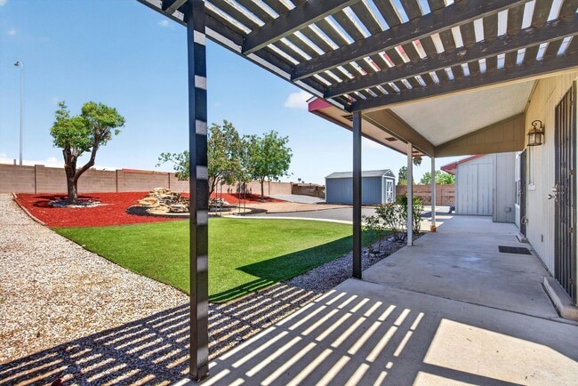 Photo - 2413 Agua Fria Dr NE