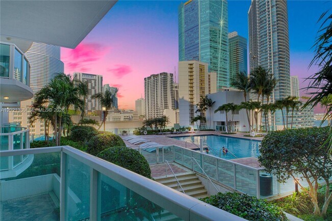 Photo - 31 SE 5th St Unidad 1208