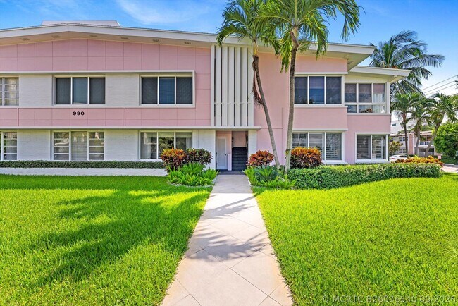 990 Casuarina Rd Unit 4