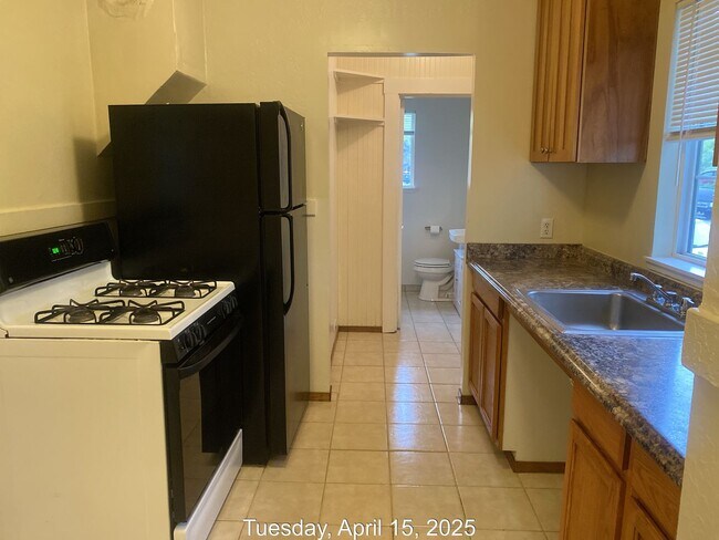 Photo - 1 Bedroom, 1 Bath Unit Available Now!