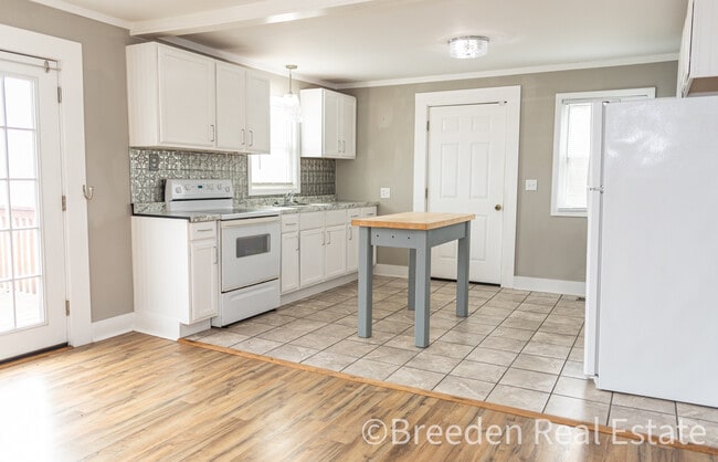 Photo - 4515 Johnson Bridge Rd