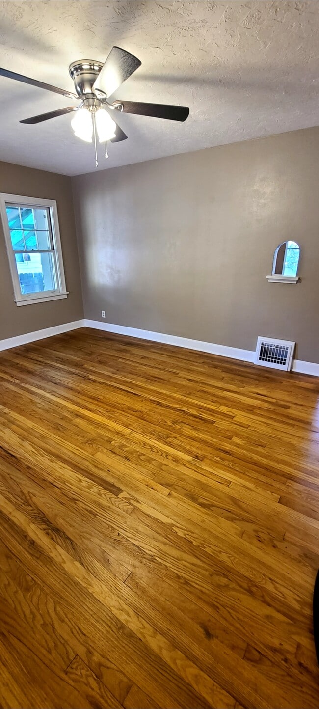 Photo - 2173 Telegraph Rd