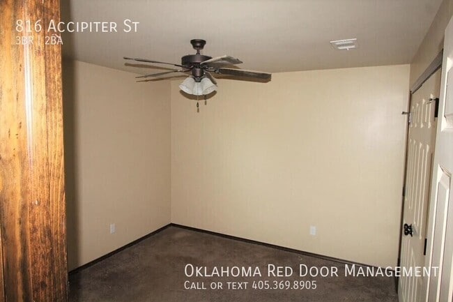 Photo - 816 Accipiter St
