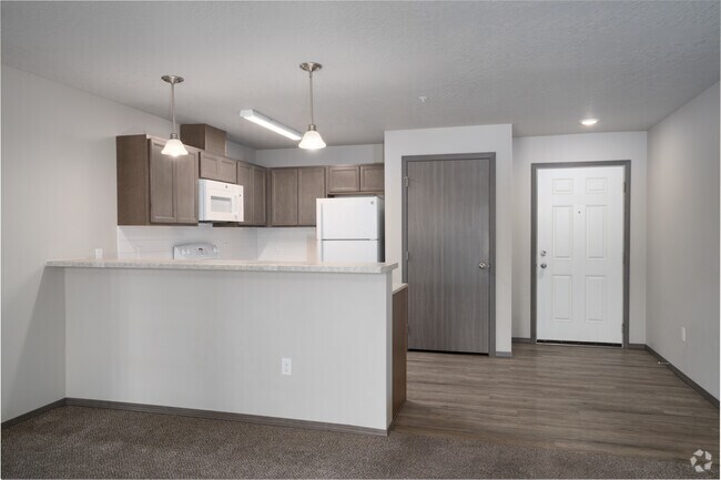1BR, 1BA - 780SF