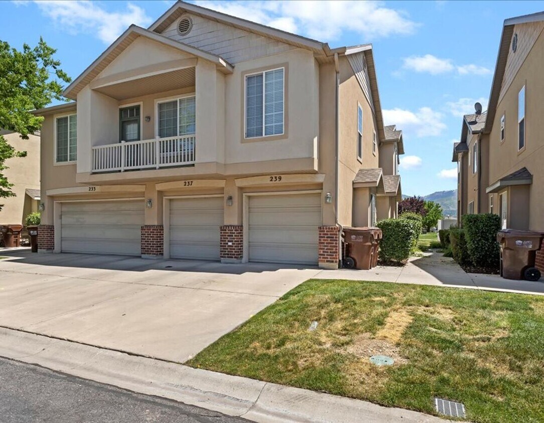 Photo - 239 N Birmingham Ln